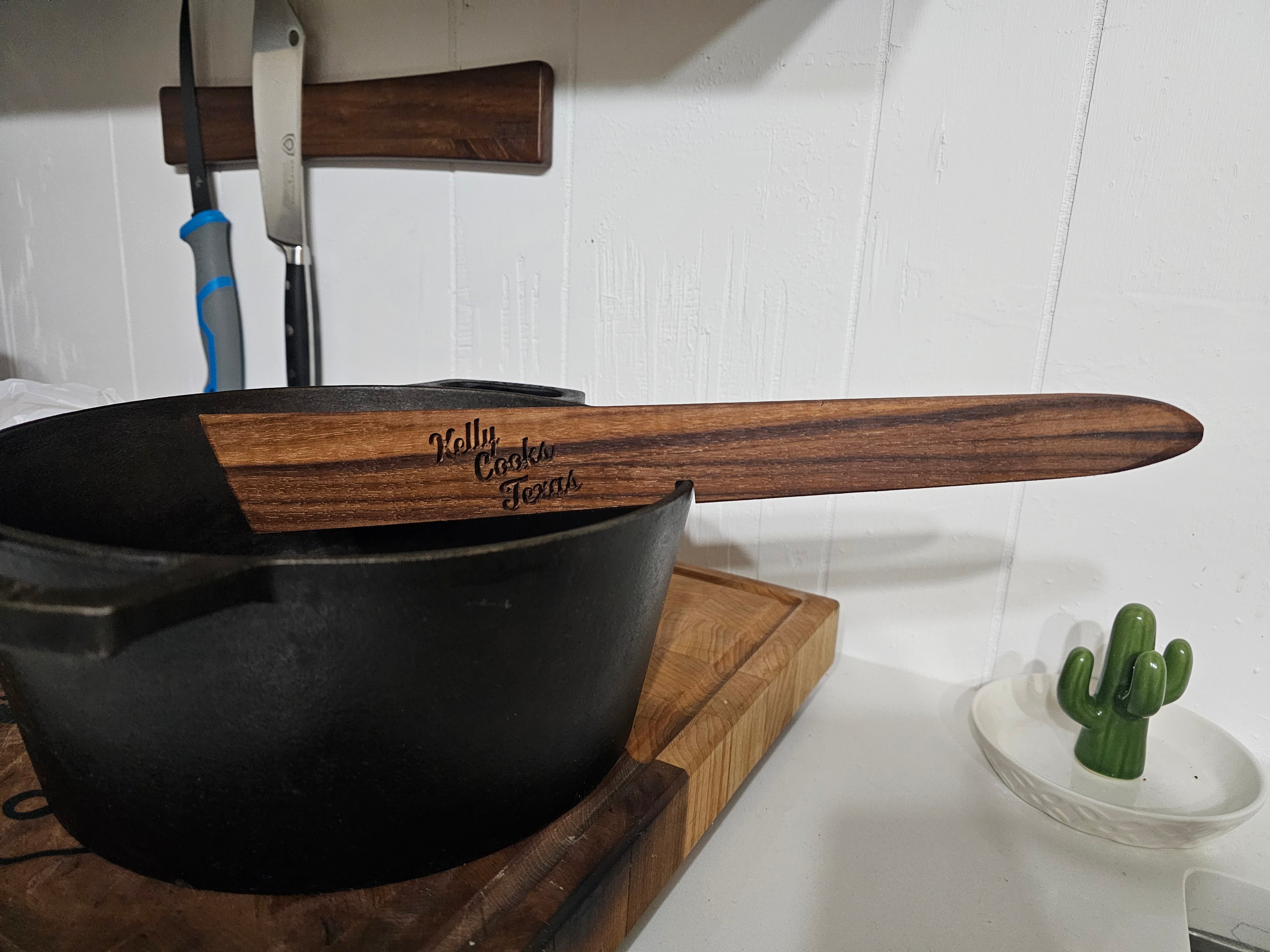 Long Walnut Resting Spatula